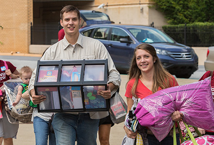 students moving in