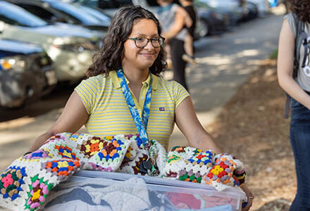 Students moving in