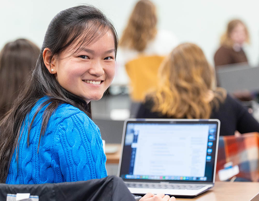 BJU student using Canvas in class